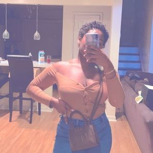 Meet your Posher, Olivia